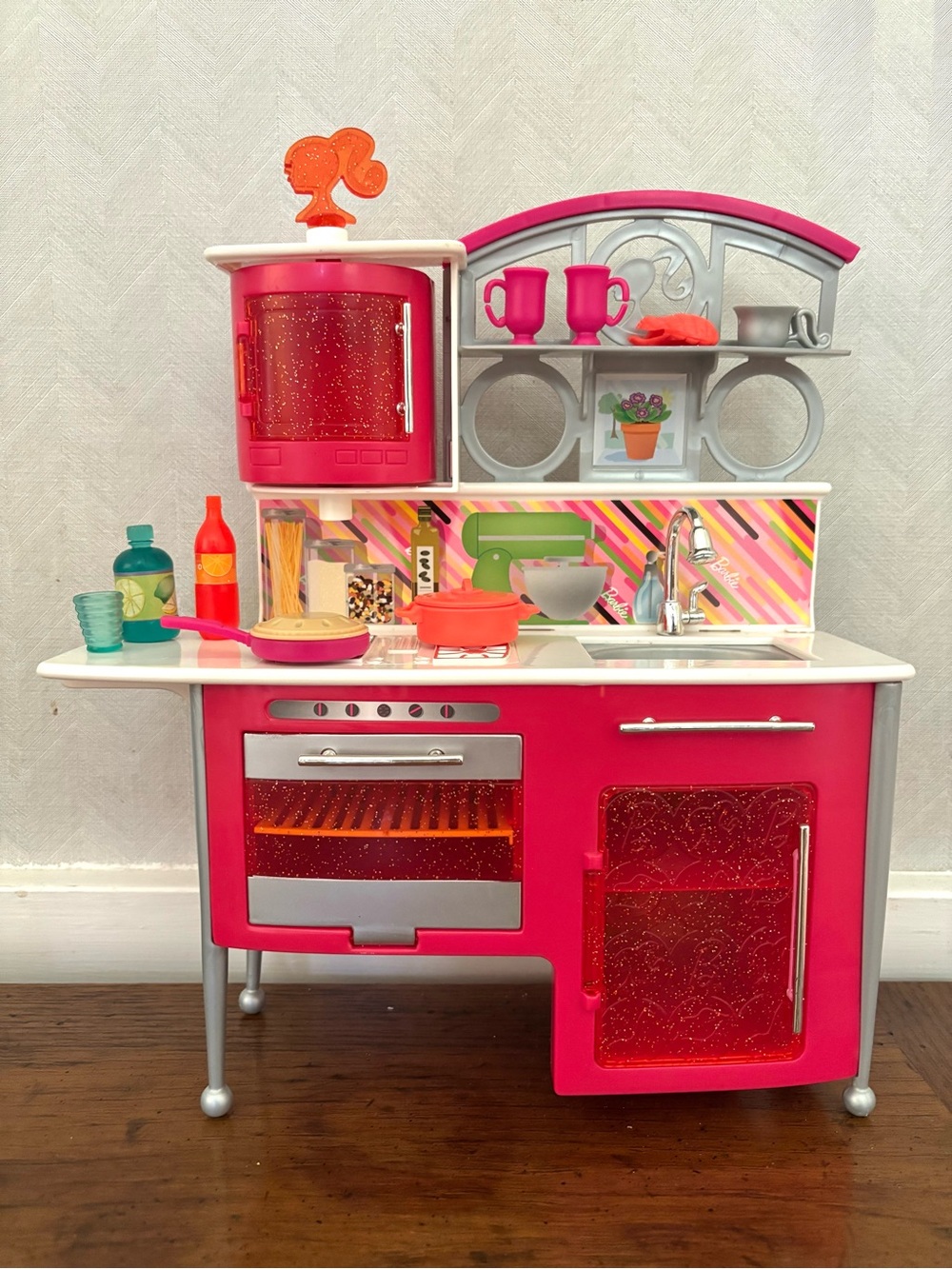 2011 Barbie "Stovetop to Tabletop" Kitchen playset